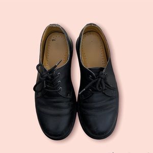 Vintage black doc marten shoes